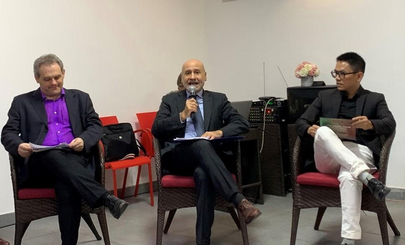 L’ambassadeur italien Antonio Alessandro prend la parole lors de la conférence de presse, le 3 octobre à Hanoï. Linh Vi/NDEL.