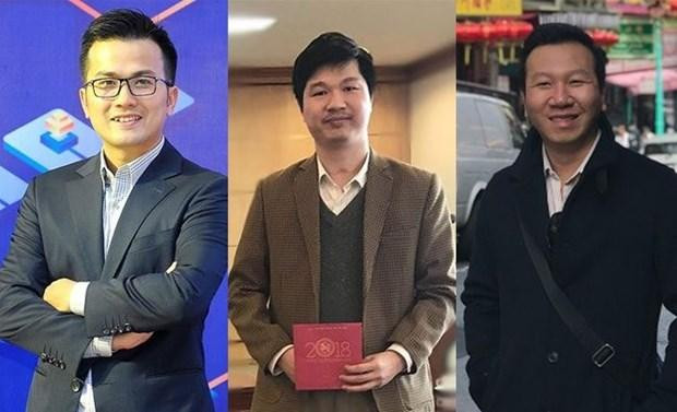 De gauche à droite : les professeurs associés Trân Xuân Bach, Lê Hoàng Son et Phùng Van Phuc. Photo : CPV.