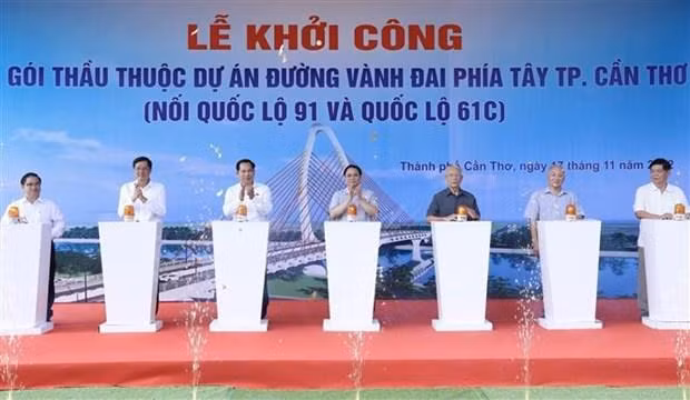 Cérémonie de mise en chantier de la rocade ouest de Cân Tho. Photo: VNA