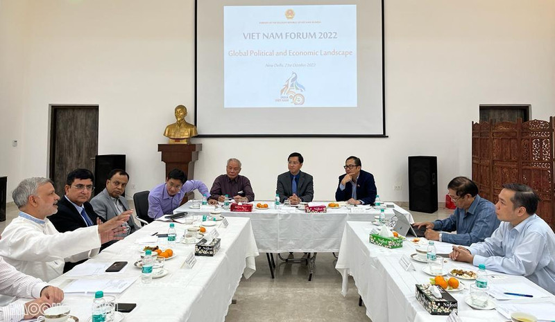 Echange sur le thème "Situation économique et politique mondiale et relations Vietnam-Inde dans le nouveau contexte". Photo : baoquocte.vn.