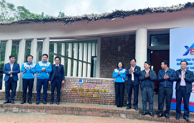 Cérémonie d’inauguration de la maison culturelle communautaire de l’ethnie Chứt. Photo : baoquangbinh.vn