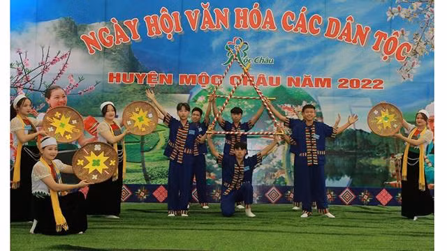 La Journée de la culture des groupes ethniques dans le district de Môc Châu. Photo : NDEL