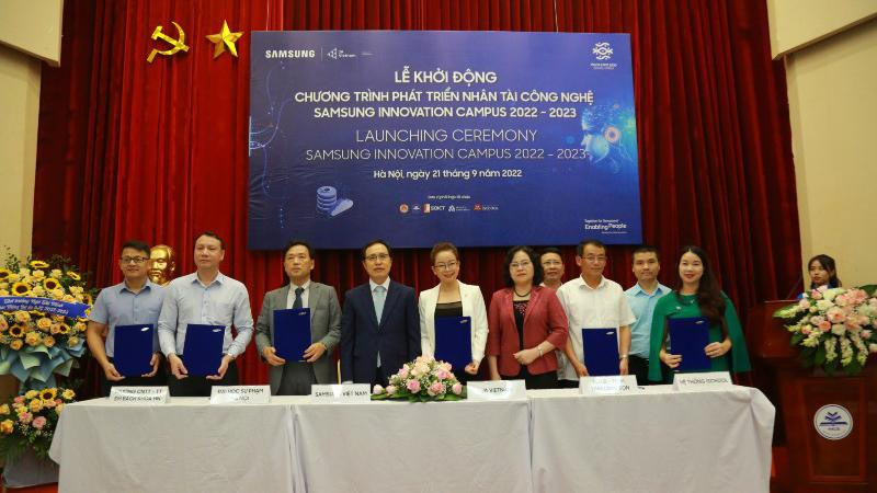 Cérémonie de lancement du programme de développement des talents technologiques de Samsung, le 21 septembre à Hanoï. Photo : baodautu.vn.