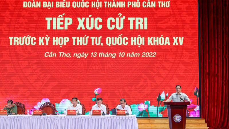 Le Premier ministre Pham Minh Chinh lors de la rencontre avec l’électorat de Cân Tho. Photo : VNA