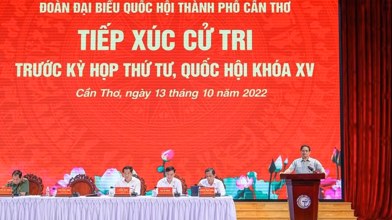 Le Premier ministre Pham Minh Chinh lors de la rencontre avec l’électorat de Cân Tho. Photo : VNA