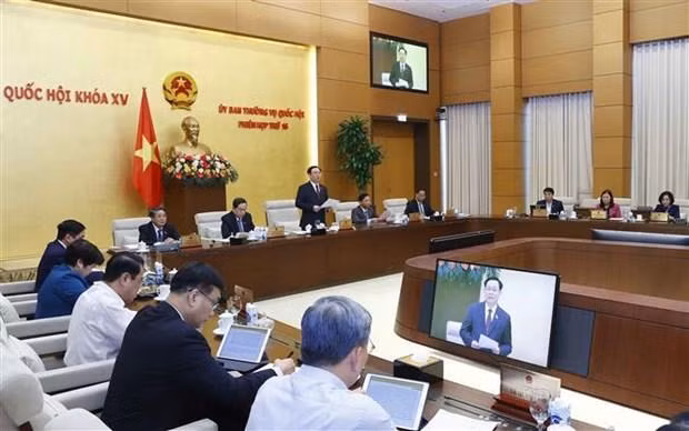 Ouverture de la 16e séance du Comité permanent de l’Assemblée nationale, le 10 octobre. Photo: VNA
