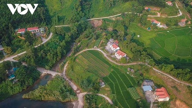 La commune de Ky Thuong abrite également des membres de la minorité ethnique Dao Thanh Phan.