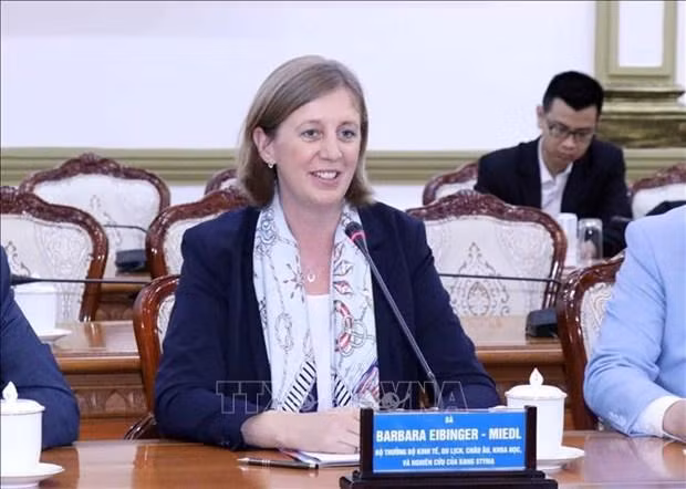 Barbara Eibinger-Miedl, ministre de l'Économie, du Tourisme, des Sciences et de la Recherche de l'État de Styrie de l’Autriche. Photo : VNA