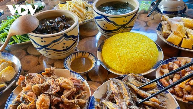 Ils auront la chance de déguster de délicieuses spécialités traditionnelles cuisinées par la population locale