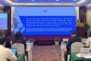 Lors du colloque. Photo : NDEL.