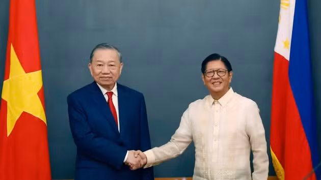 Le secrétaire général du Parti communiste du Vietnam (PCV) et président vietnamien, To Lam, et le président philippin, Ferdinand Romualdez Marcos Jr. Photo : VNA.