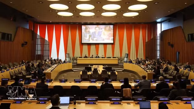 Lors de la cérémonie du lancement du Groupe des Amis à l’ONU sur la lutte contre la traite des êtres humains facilitée par les technologies. Photo : VNA.