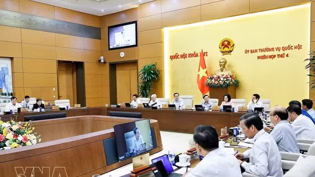 La quatrième réunion du Comité permanent de l'Assemblée nationale du Vietnam. Photo: VNA