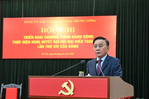 Tran Cam Tu, permanent du Secrétariat et secrétaire du Comité du Parti des organes centraux du Parti, prononce le discours de clôture de la conférence. Photo : DUY LINH.