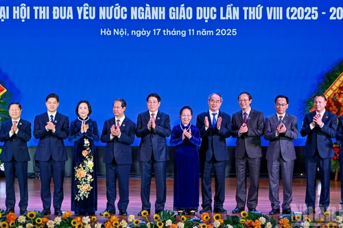 Le Président de la République Luong Cuong assiste au VIIIᵉ Congrès national d’Émulation patriotique du secteur de l’éducation. Photo: nhandan.vn