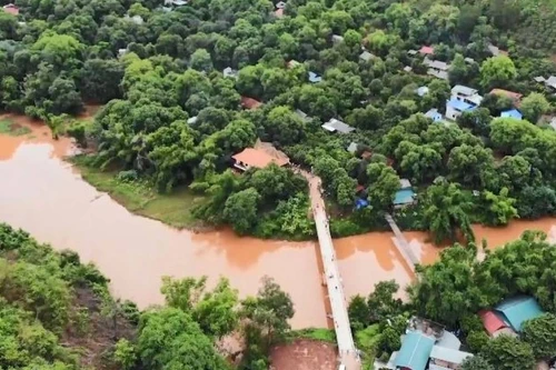 Ban Kha est situé juste à proximité de l’axe de la route nationale 6, à près de 10 km du centre de la commune de Yen Chau, en direction de Hanoï. Photo: VOV