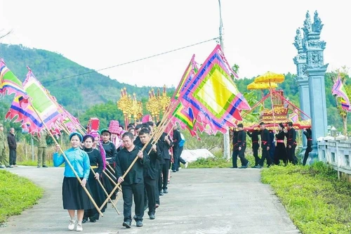 Le festival de la maison communale de la frontière de Quang Ninh: Photo : VOV.