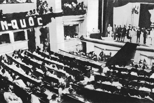 Première session de la 1ʳᵉ législature de l’Assemblée nationale, la première Assemblée nationale de la République démocratique du Vietnam après les élections générales. Photo d’archive. 