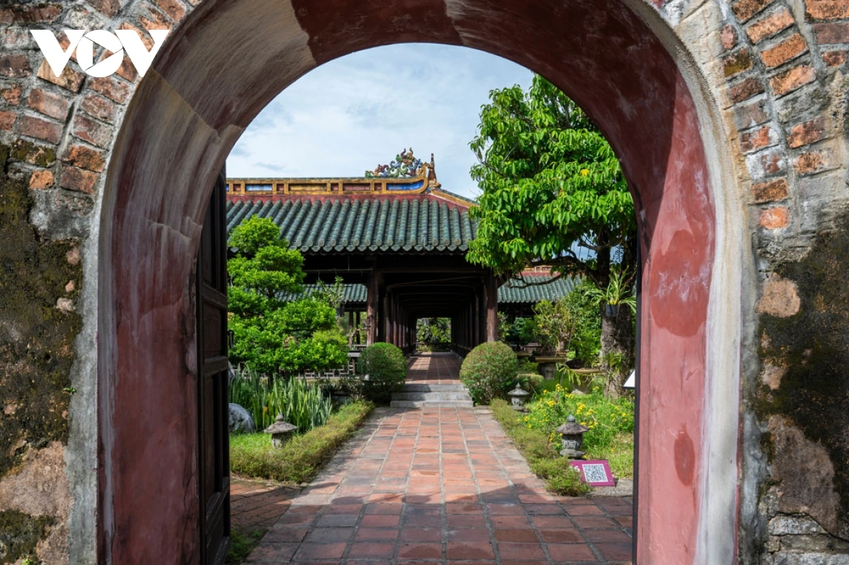 « Thieu Phuong », qui signifie « héritage du parfum », exprime l’aspiration à préserver la beauté de la nature et à faire du paysage une partie intégrante de la vie de la cour impériale. Photo : VOV. 2.png