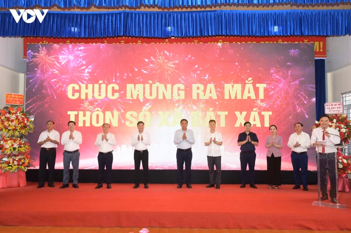 nhan-nut-ra-mat-thon-so-tai-thon-4-xa-bat-xat.jpg