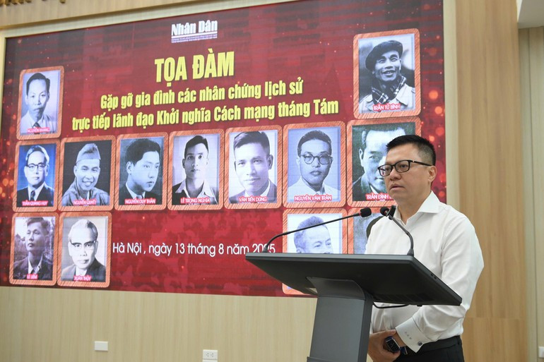 Le Quoc Minh, membre du Comité central du Parti, rédacteur en chef du Journal Nhân Dân, vice-président de la Commission centrale de la sensibilisation et de la mobilisation auprès des masses, et président de l’Association des journalistes du Vietnam, prend la parole lors du séminaire. Photo : NDEL. image-2.jpg