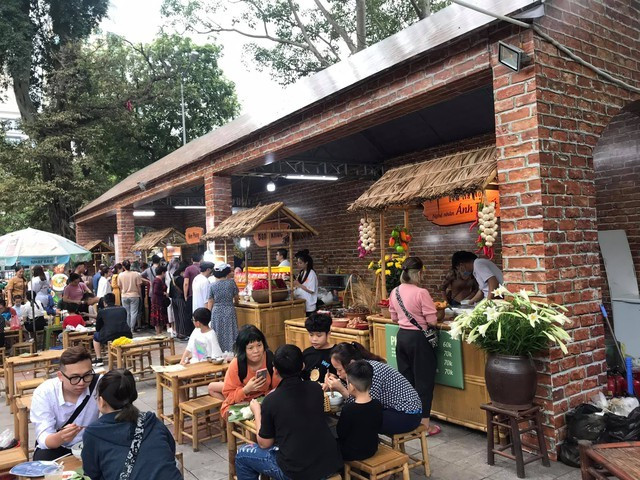 Des festivals culinaires sont fréquemment organisés afin de séduire les touristes. Photo : VGP. am-thuc-2-17592211407442001112566.jpg