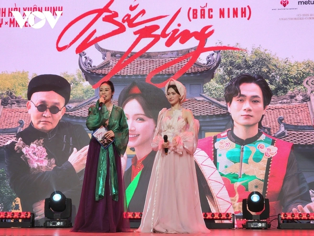 Lors d’un dialogue avec la jeunesse vietnamienne en mars 2025, le Premier ministre Pham Minh Chinh estime que le clip Bac Bling contribuait à internationaliser une culture vietnamienne avancée, profondément marquée par son identité nationale. Photo : VOV. 1000047126-1.png
