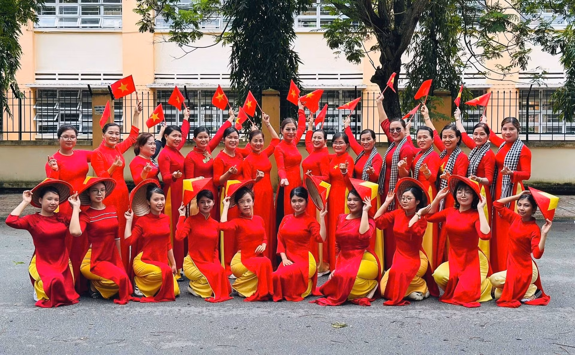 a106ao-dai-tan-vinh-loc.jpg