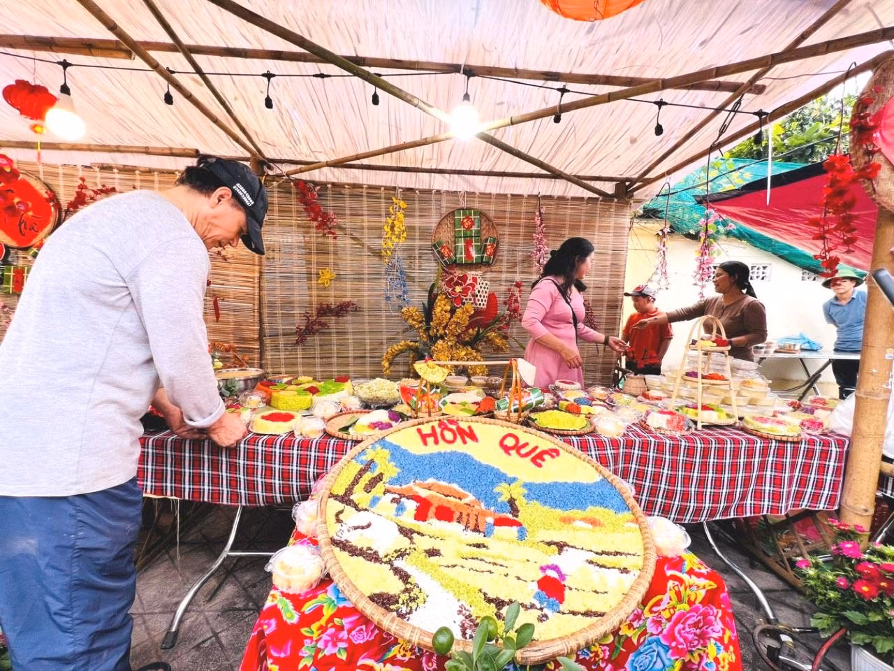 Le métier traditionnel du xoi de Phu Thuong est inscrit au patrimoine culturel immatériel national. Photo : Tue Lam.