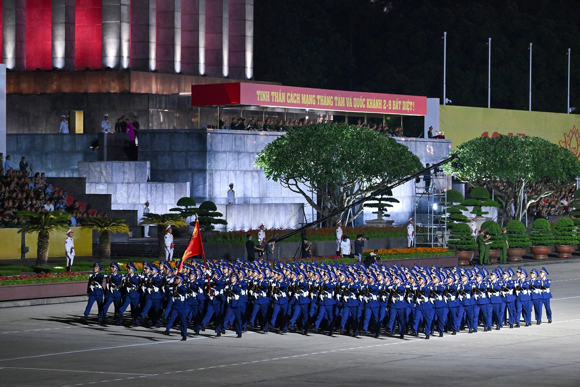 Les formations participent à la répétition conjointe sur la place Ba Dinh. 3c.jpg