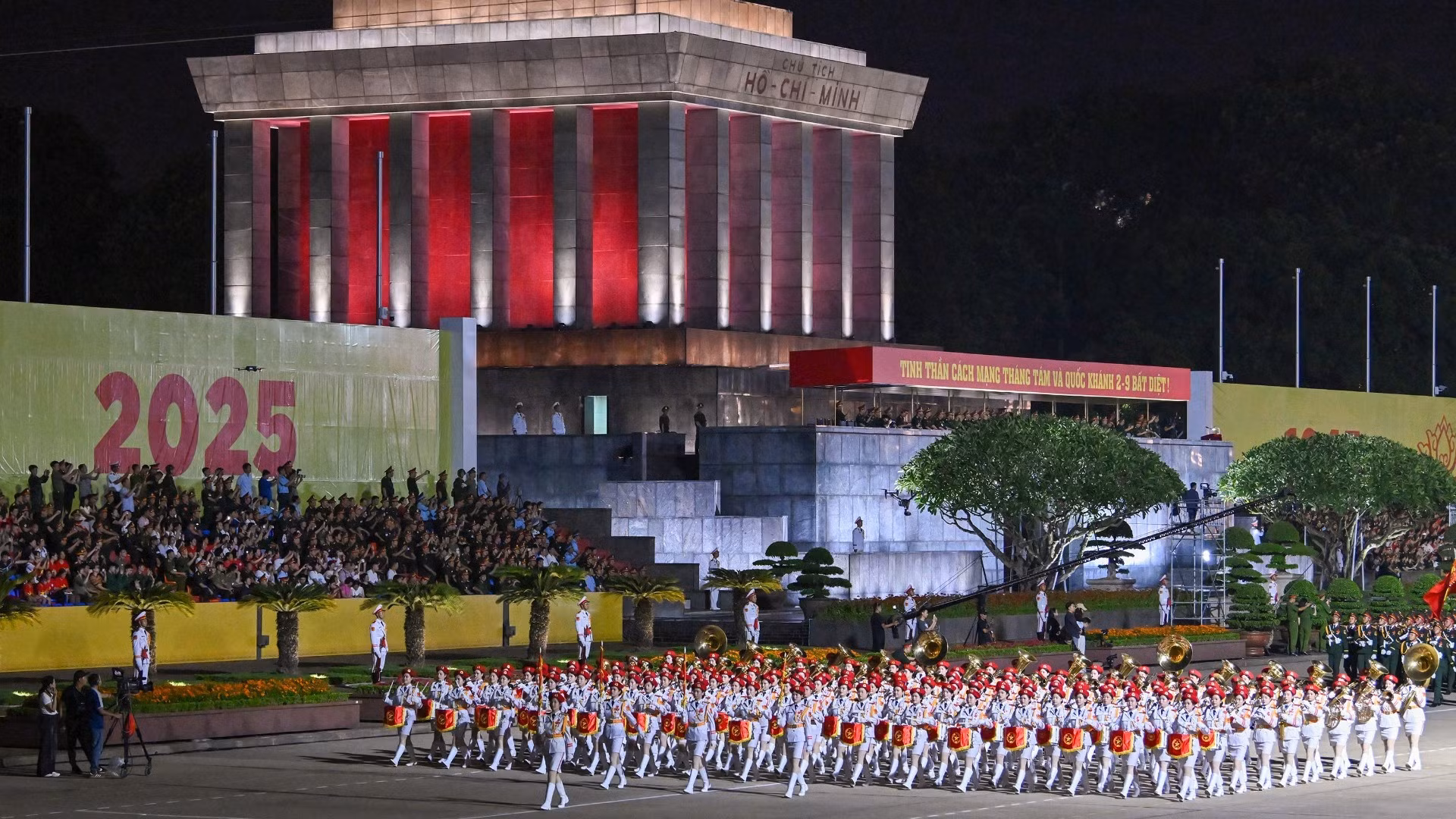 80e Fête nationale : les forces armées de la Russie, du Laos et du Cambodge à la répétition conjointe à Hanoï