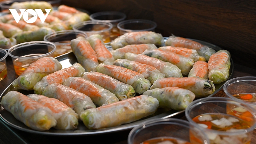 Les rouleaux de printemps vietnamiens. Photo : VOV. am-thuc-viet-tai-sec-2.png