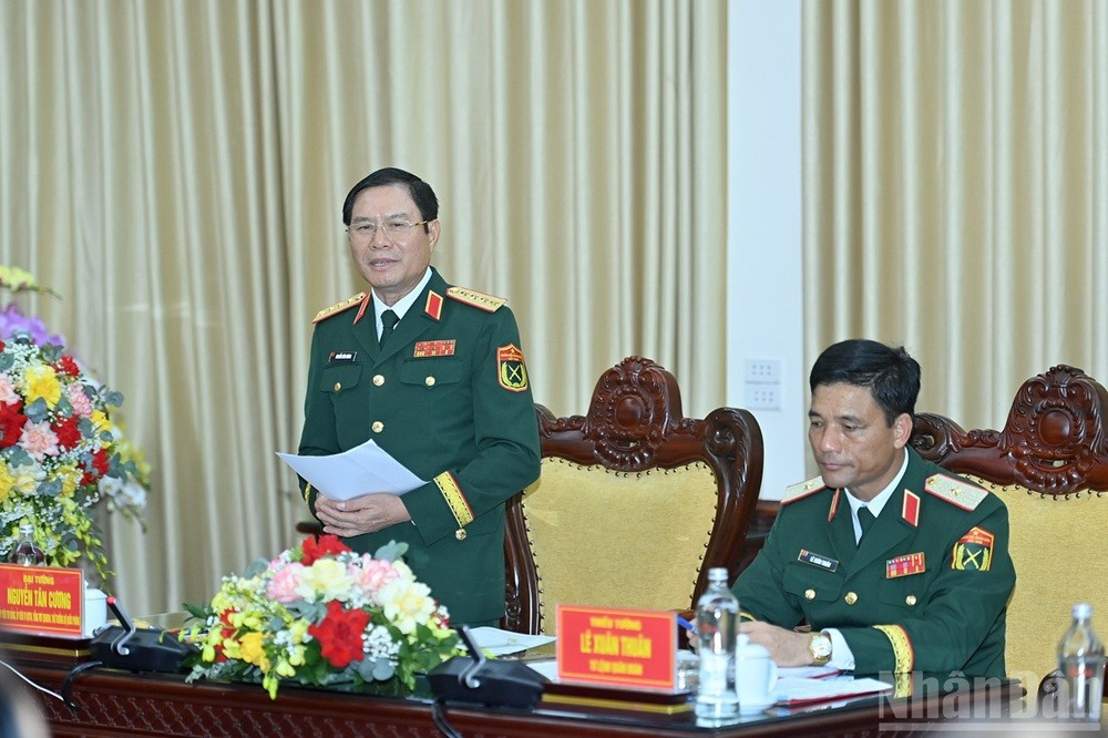 Le général d’armée Nguyen Tan Cuong, chef d’état-major général de l’Armée populaire du Vietnam et vice-ministre de la Défense, prend la parole. 9.jpg