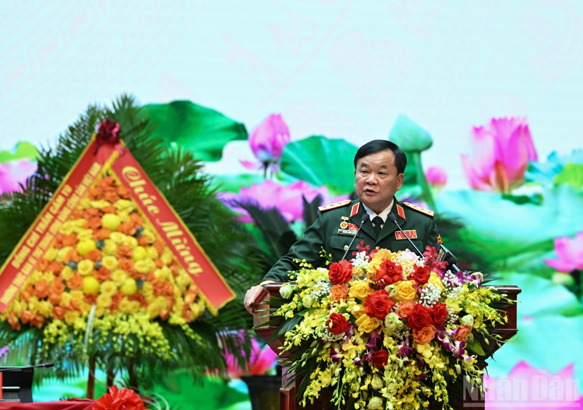 Le général de corps d’armée Hoang Xuan Chien, vice-ministre de la Défense, prend la parole lors du congrès. image-4.jpg