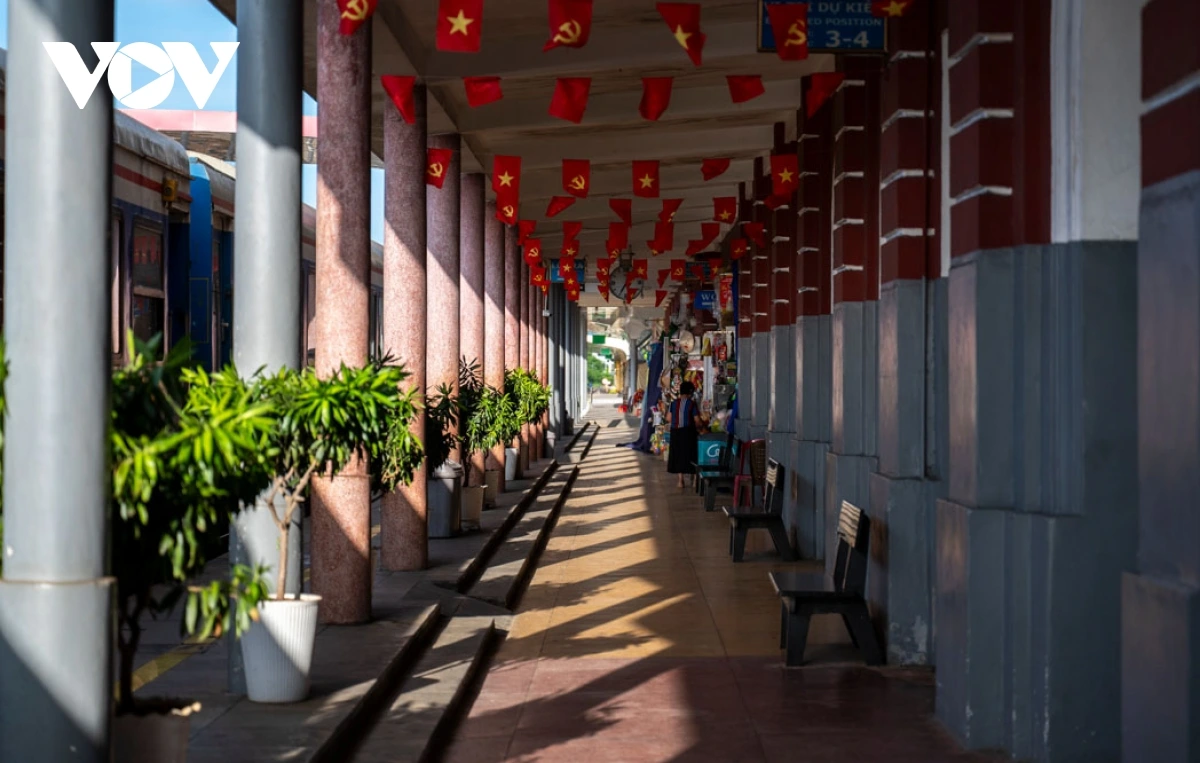 Grâce à cette position stratégique, la gare contribue au développement du commerce, du tourisme et à la promotion de l’image d’une ville où tradition et modernité se rencontrent. Photo : VOV. 4.png