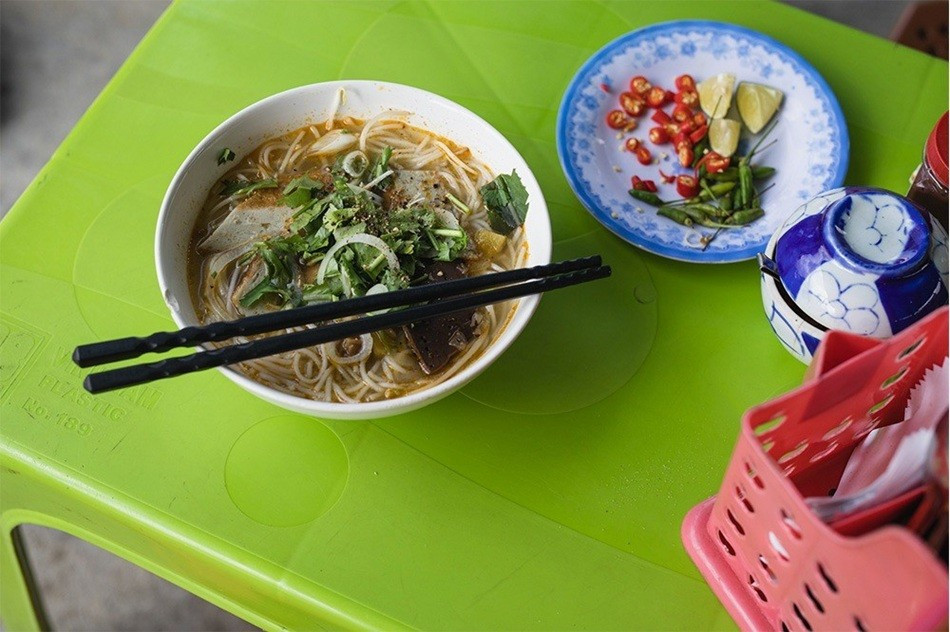 Au-delà de ses paysages pittoresques, Cam Thanh séduit les visiteurs par une gastronomie variée, empreinte d’authenticité rurale. Photo : Thuonggiaonline. 3.jpg