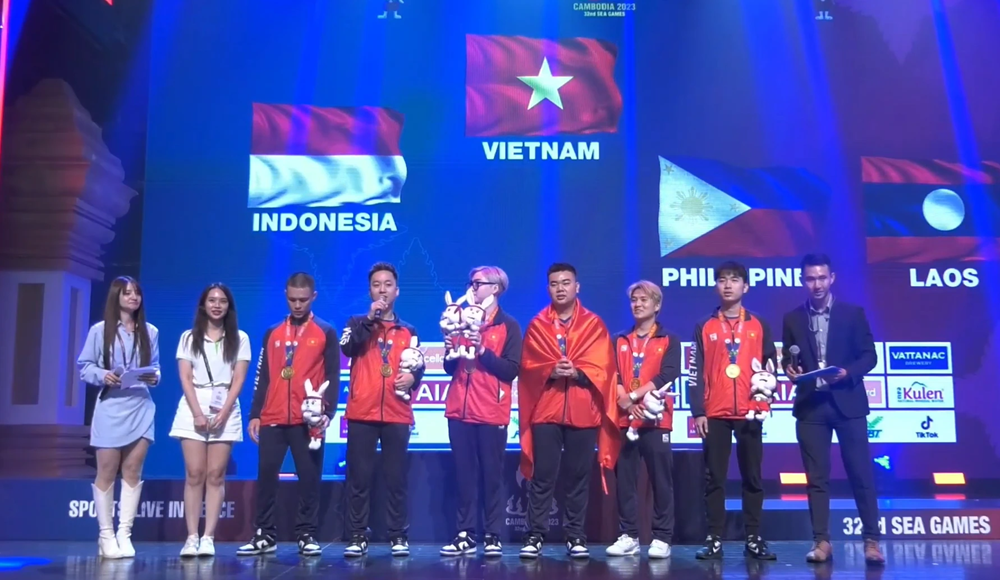 L’équipe vietnamienne remporte la médaille d’or en CrossFire aux 32es SEA Games organisés au Cambodge. Photo : thanhnien. screenshot-2023-05-09-185501-1683636331482315080525.png