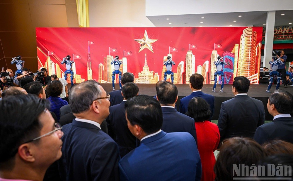 Du 28 août au 5 septembre prochains, le Centre national des foires et expositions accueille l’exposition des réalisations du pays sur le thème « 80 ans de parcours vers l’indépendance, la liberté et le bonheur ». 7.jpg