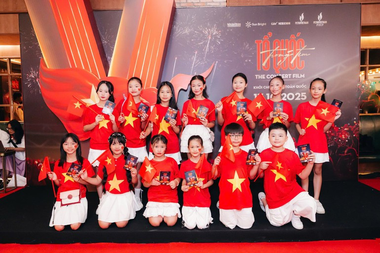 Le film-concert « La Patrie dans le cœur » transmet l’esprit patriotique aux jeunes générations. Photo : NDEL. image-2.jpg