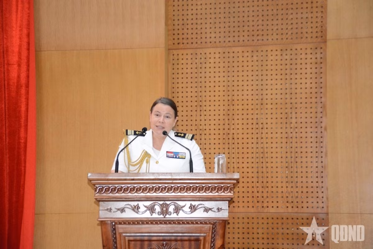 La colonelle Anne Brun, attachée de Défense de la France au Vietnam. Photo : QĐND.