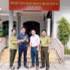 Réception d’un spécimen de pangolin de Java remis par le Comité populaire de la commune de Huong Hiep. Photo: VNA