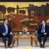 Le vice-Premier ministre Ho Quoc Dung (à droite) et Jeff Place, directeur de la chaîne d’approvisionnement chez le groupe américain Coherent. Photo : VNA.