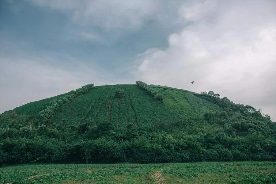 Le volcan Nam Kar est considéré comme un volcan très jeune, âgé de moins de 10 000 ans. Photo : Khang Pham. 2.jpg