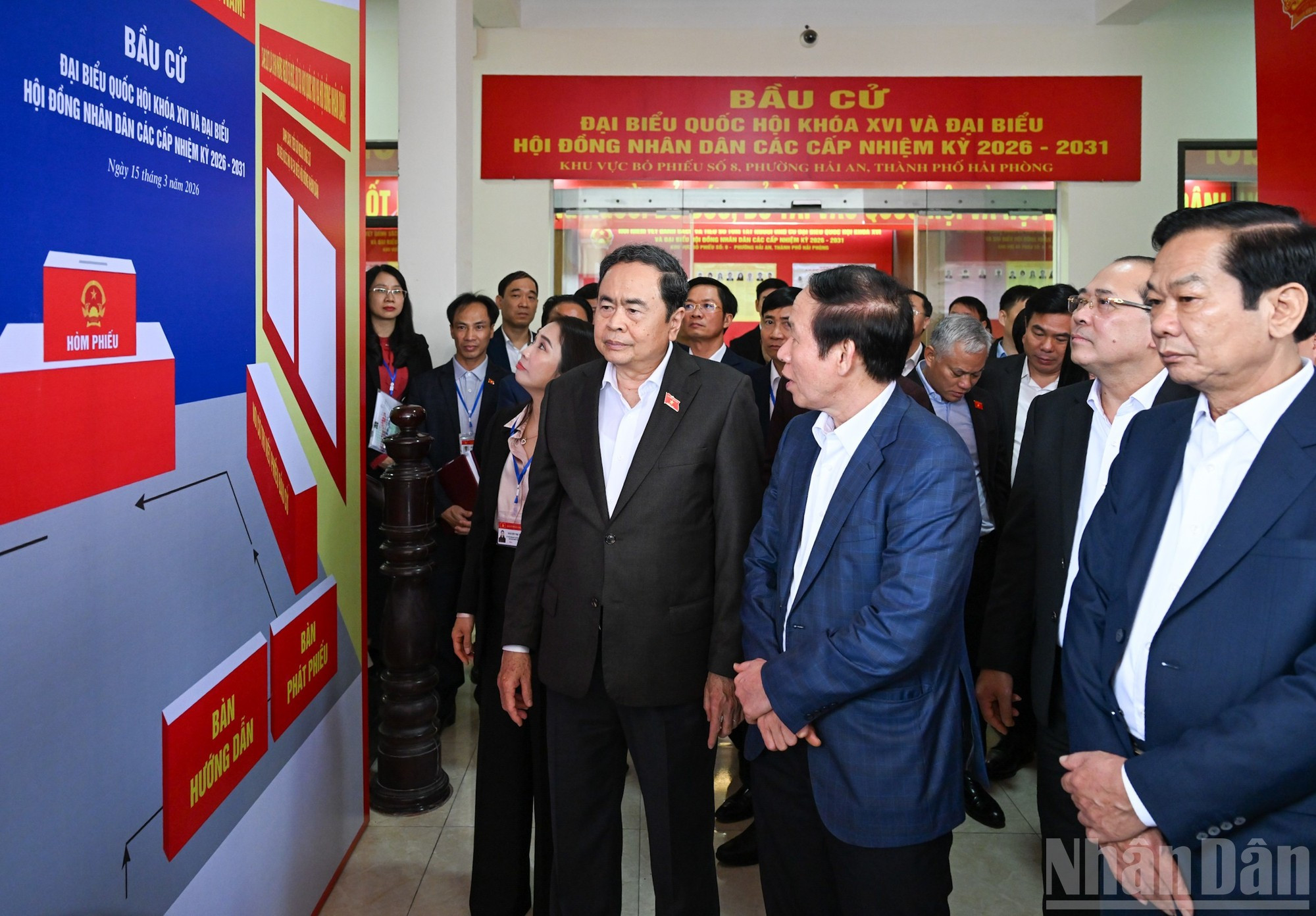 Cette visite s’inscrit dans le cadre des missions de supervision visant à garantir le respect des procédures et le bon déroulement du scrutin.