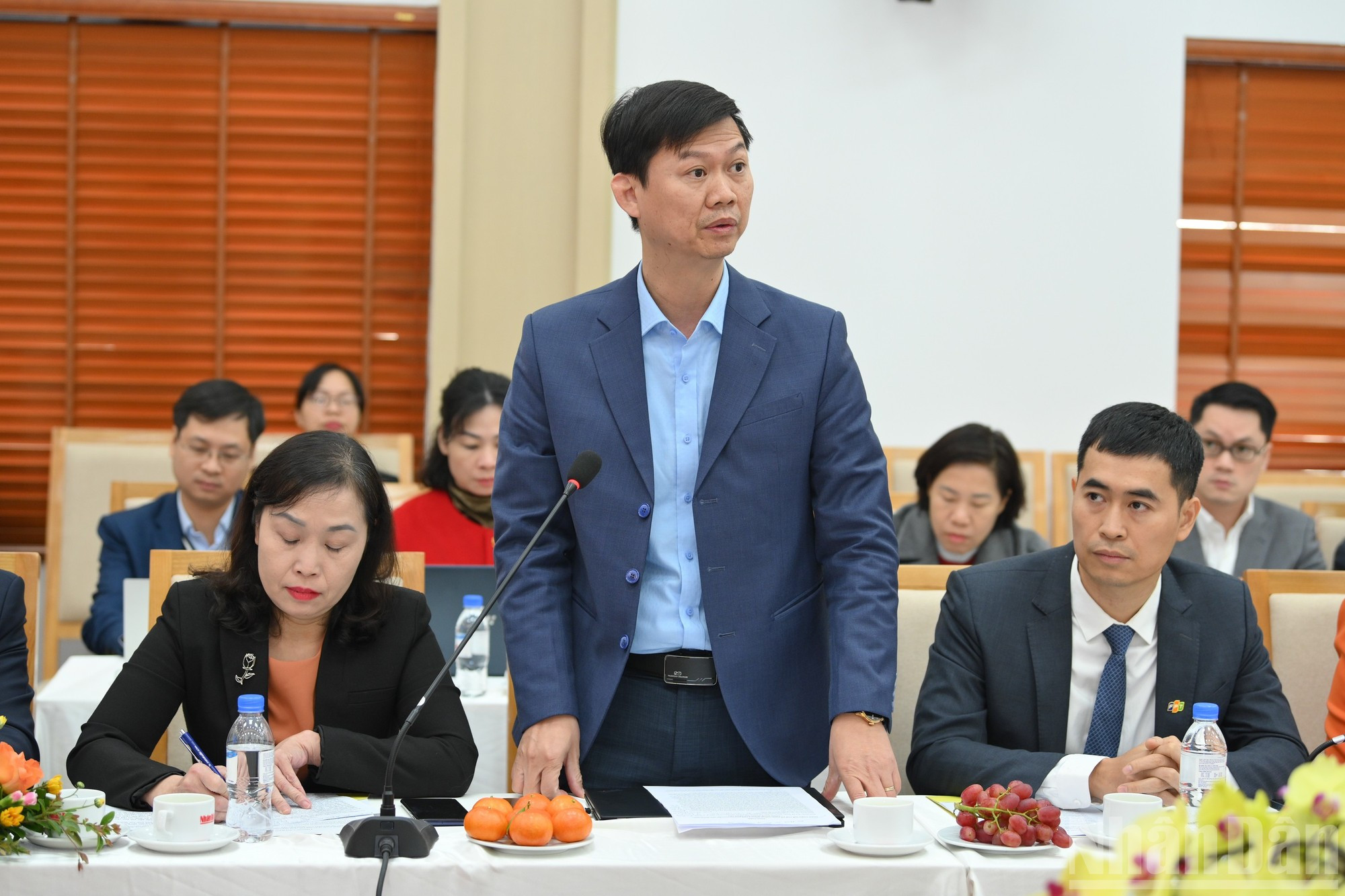 Nguyen Trung Thuc, directeur de l’Institut des technologies de l’information pour les entreprises, relevant de la Chambre du Commerce et de l’Industrie du Vietnam – VCCI), a souligné les freins institutionnels entravant les entreprises privées.