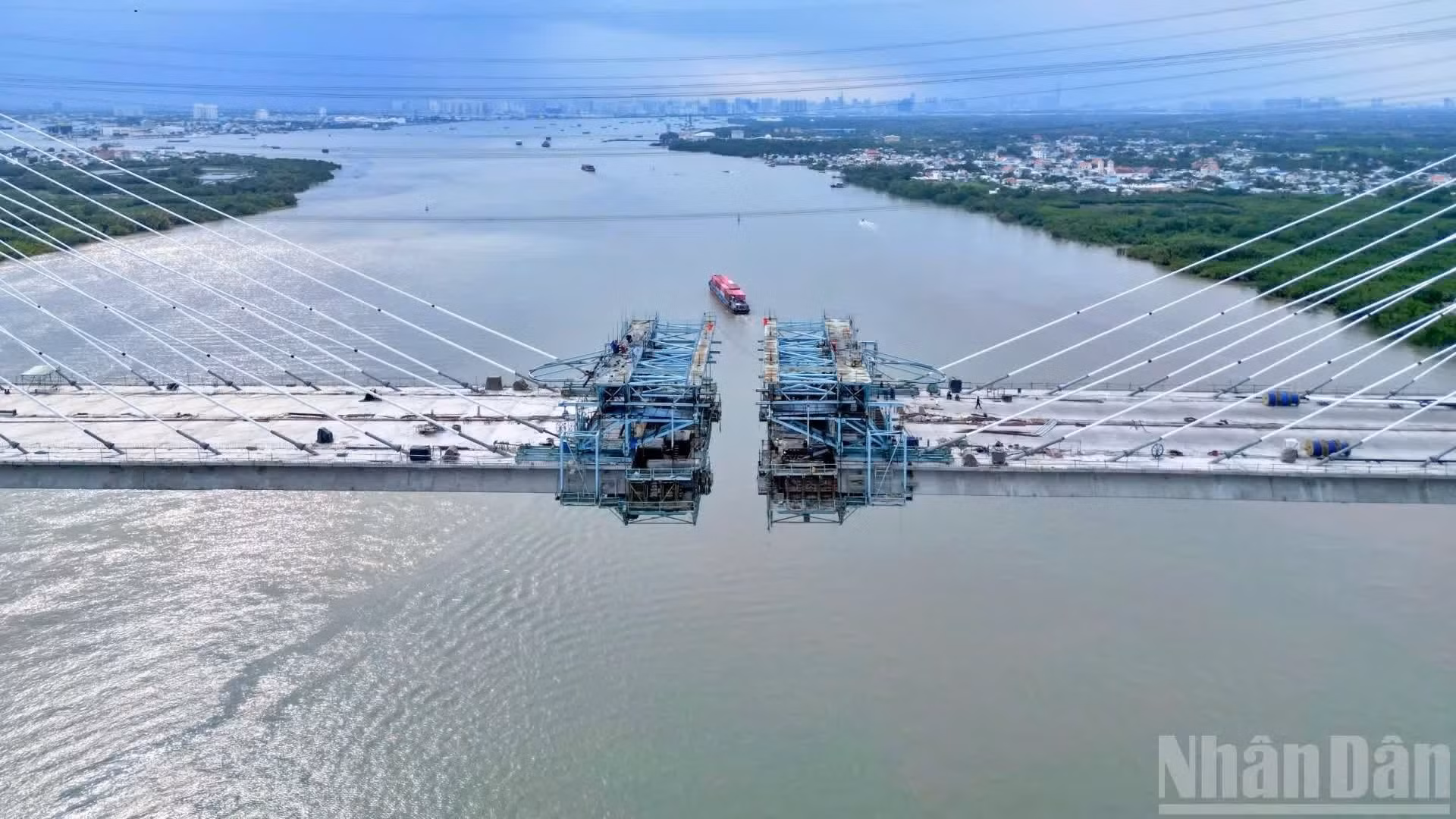 Pont Phuoc Khanh, dernier maillon clé de l’autoroute Ben Luc–Long Thanh.
