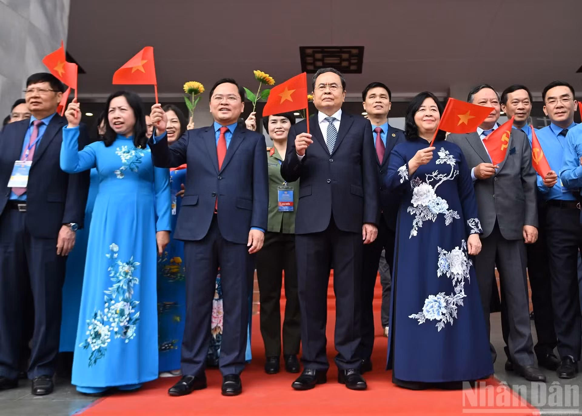 Le président de l’Assemblée nationale Tran Thanh Man et les dirigeants participent aux activités du défilé.