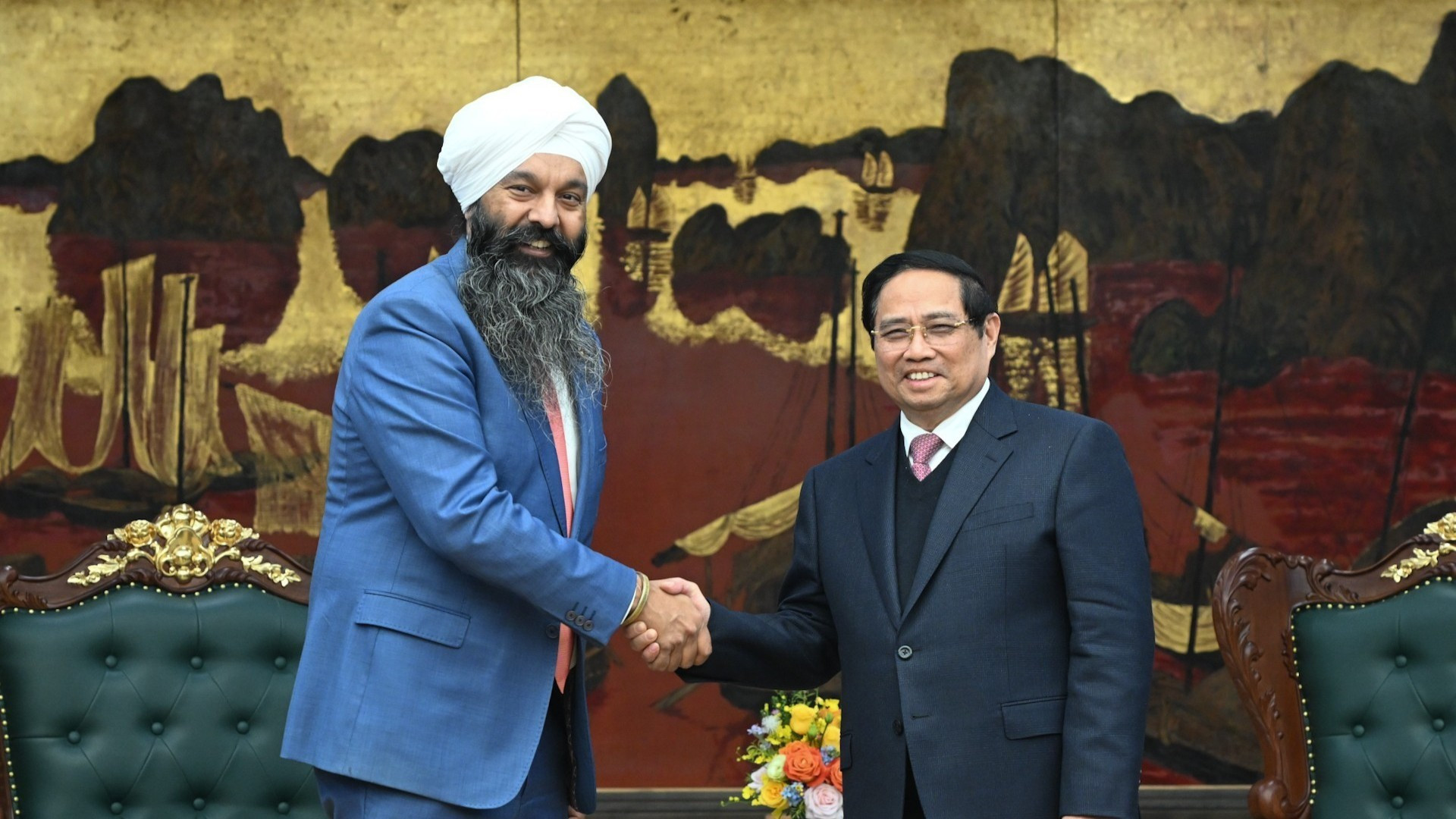 Le Premier ministre Pham Minh Chinh reçoit Randeep Sarai, ministre canadien du Développement international.