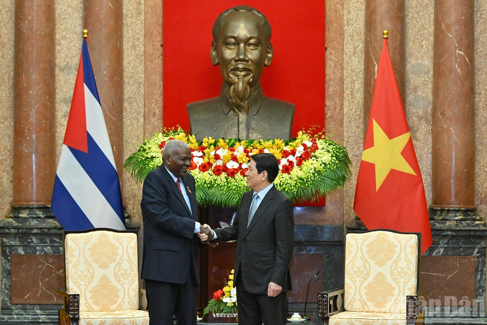 Le président Luong Cuong accueille le président de l’Assemblée nationale de Cuba Esteban Lazo Hernandez. 2.jpg