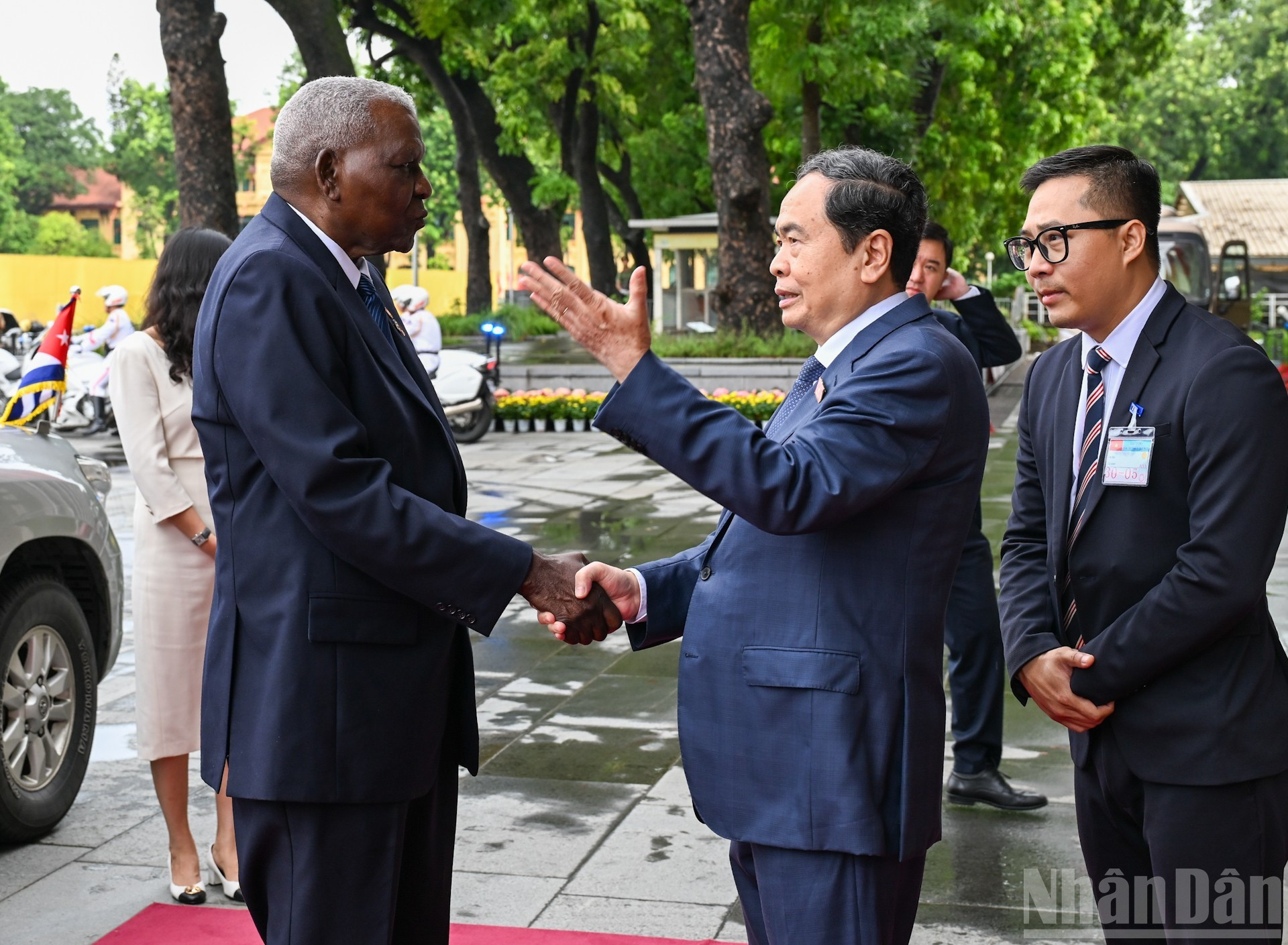 Le président de l’Assemblée nationale Tran Thanh Man accueille son homologue cubain Esteban Lazo Hernandez. 2-8575.jpg